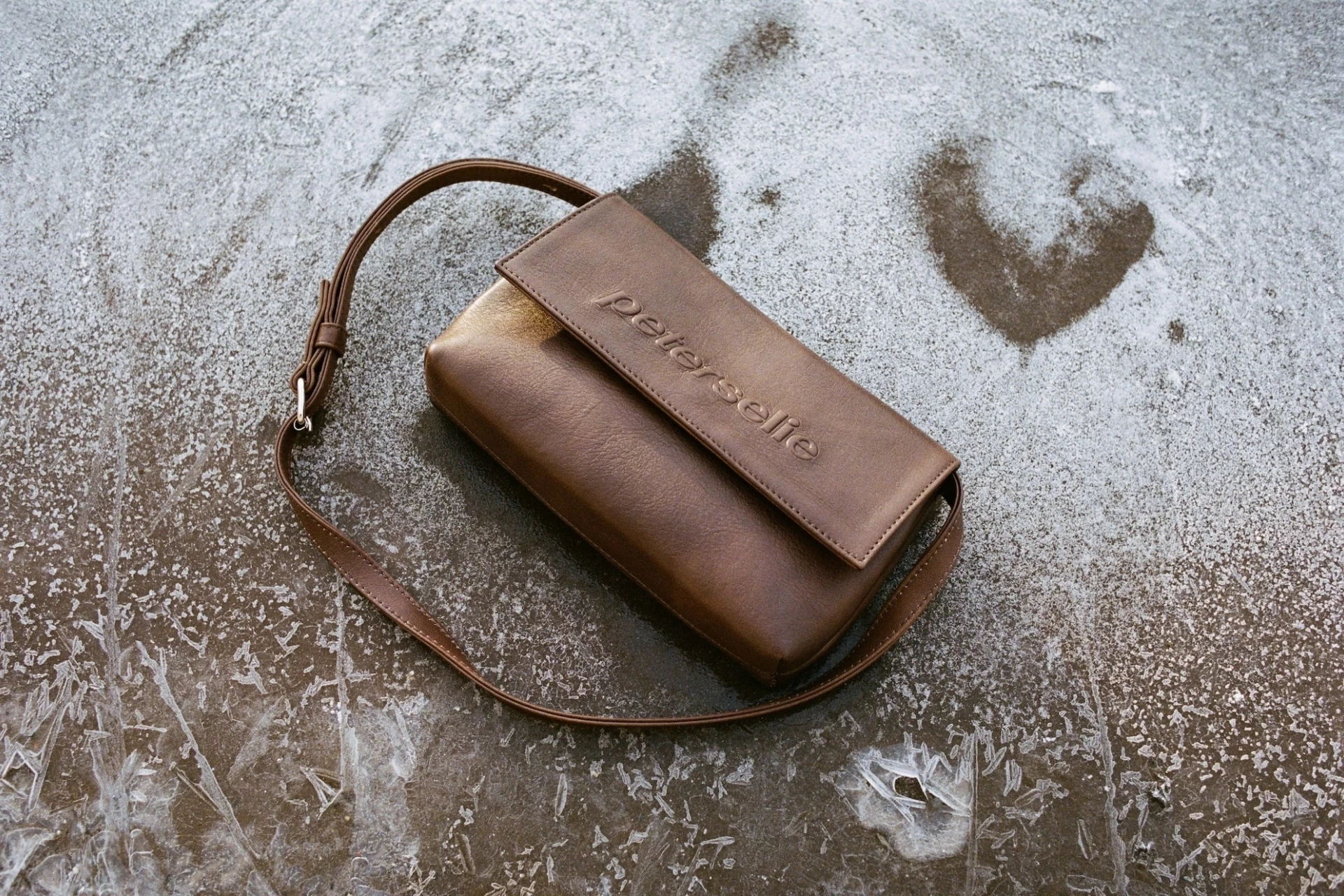 0021 19001179660021 min