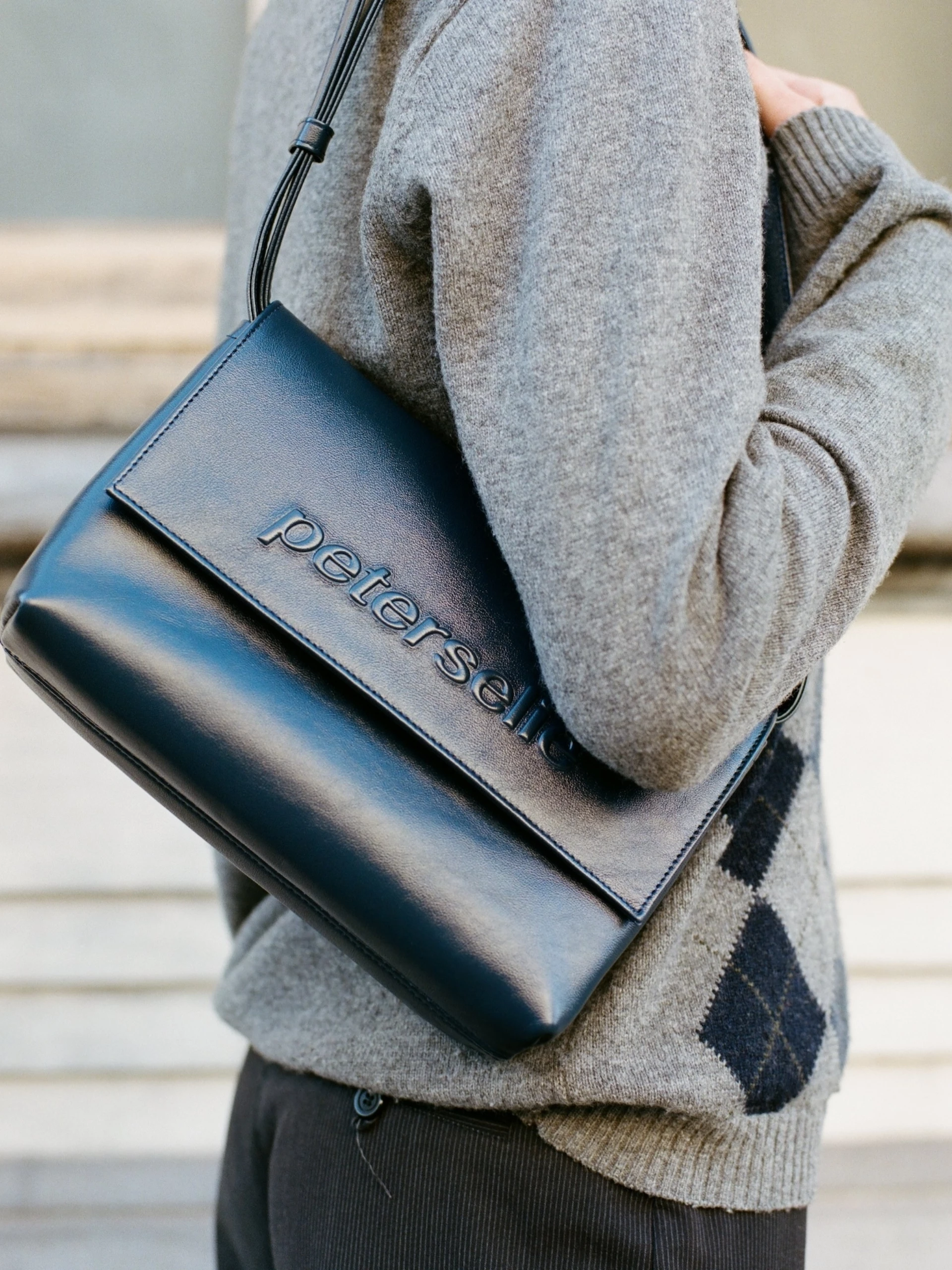 0001 001052820001 min