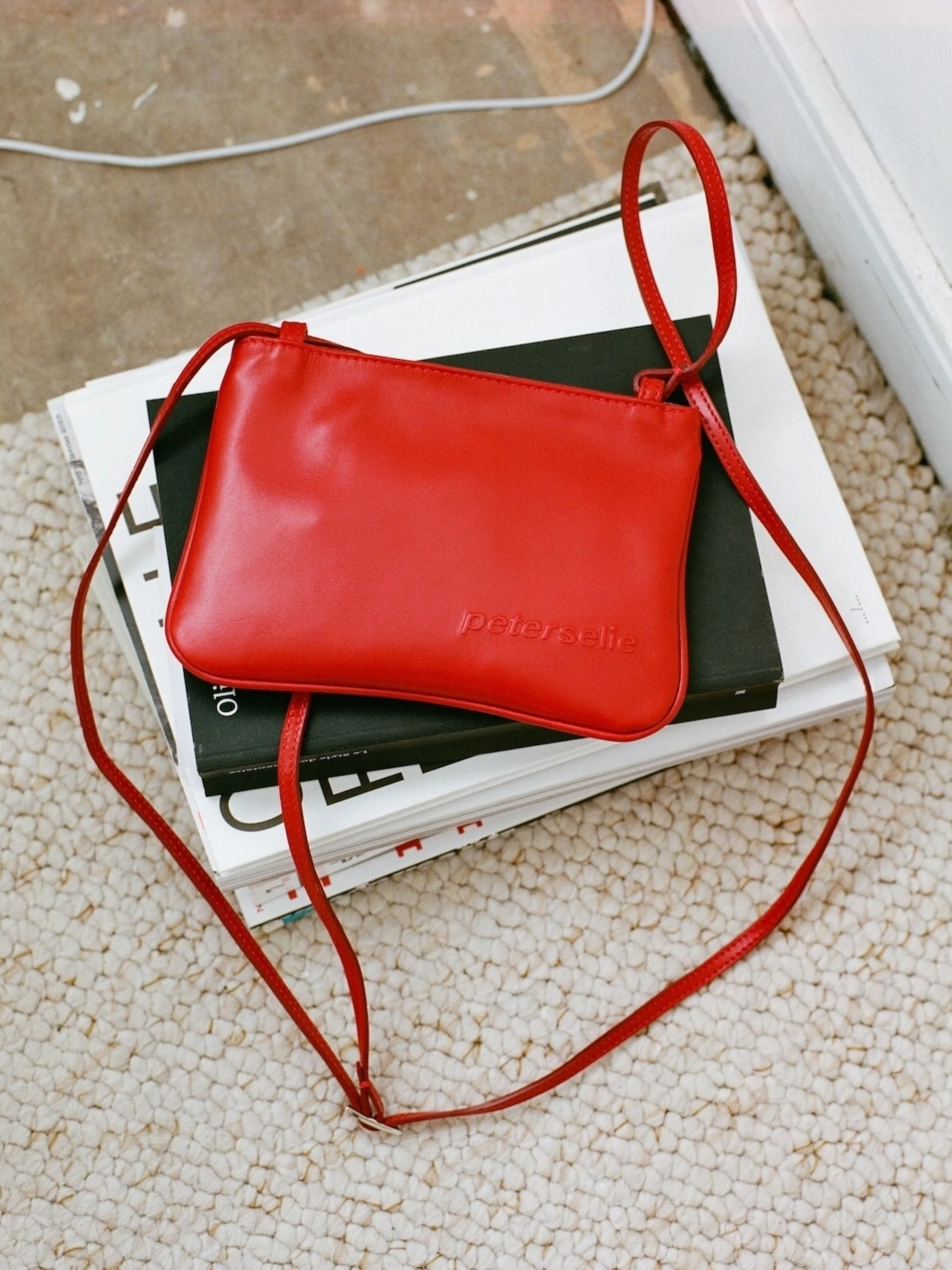 0002 001051360002 min