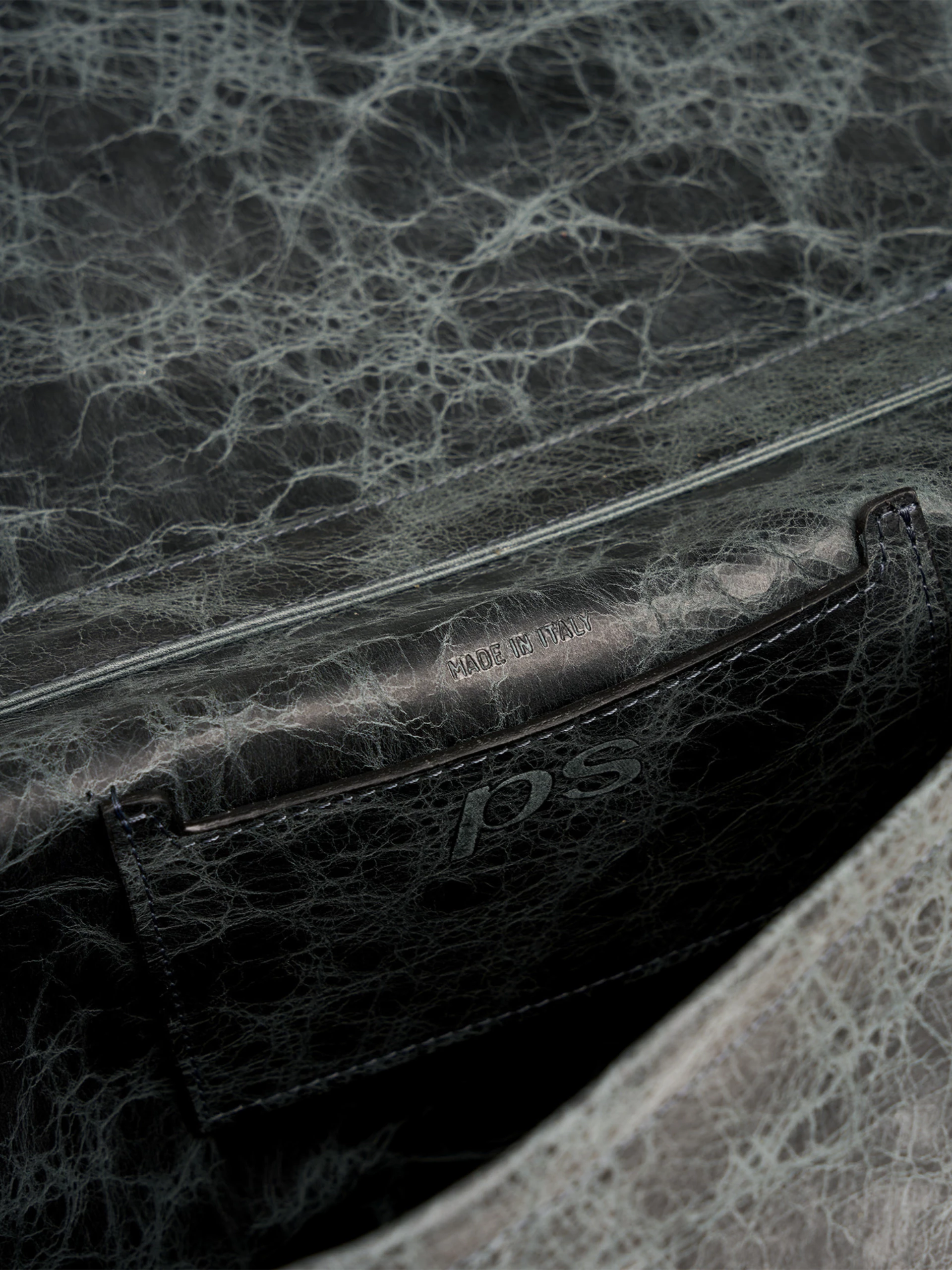 Ps 04 marbleblack inside