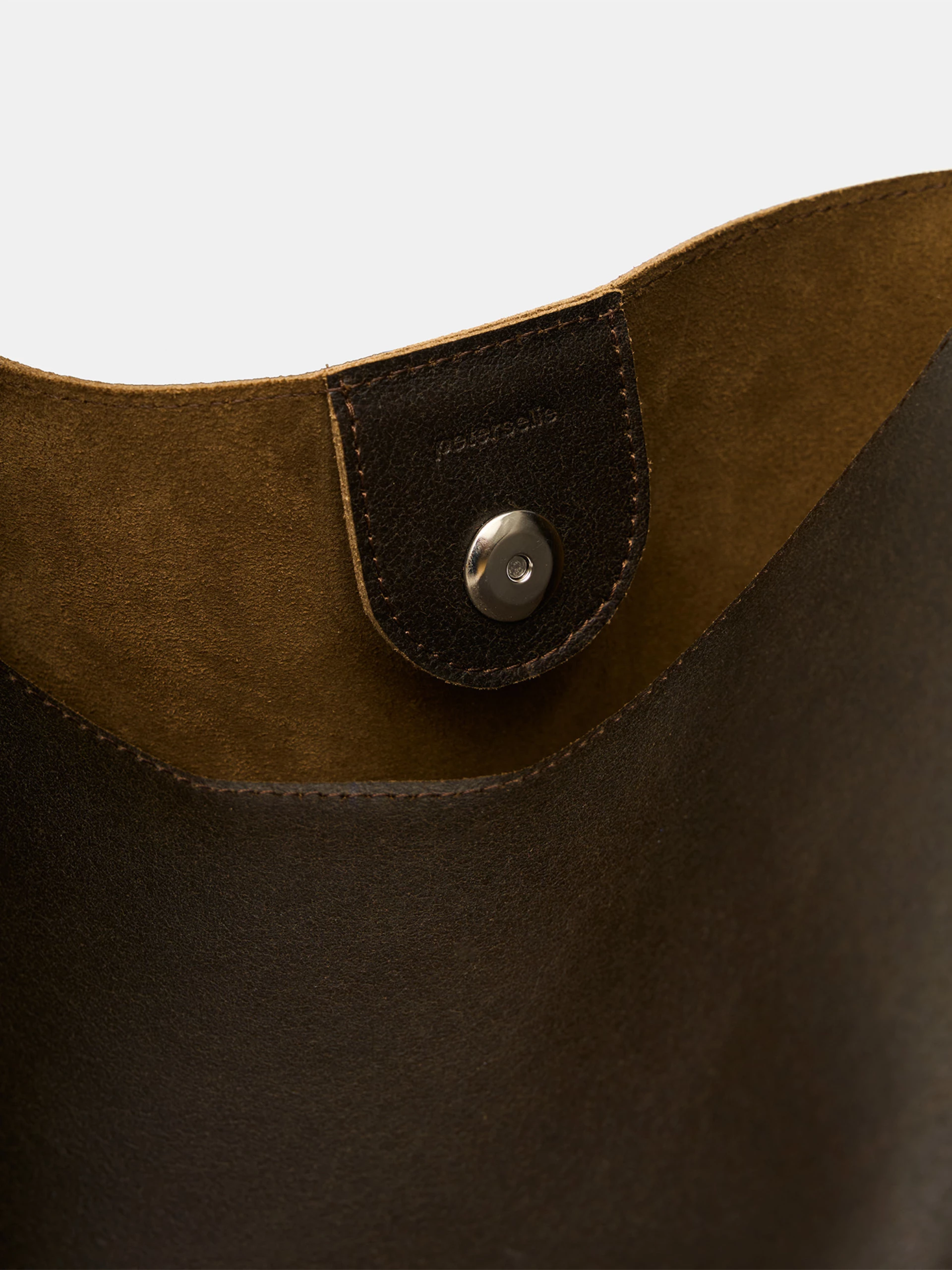 Ps 06 brisquebrown detail